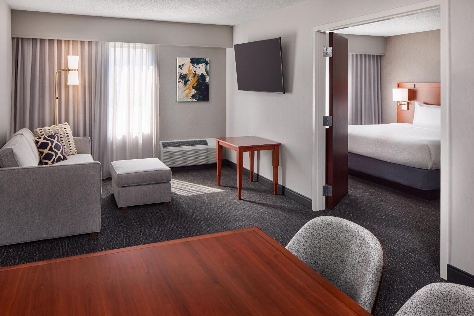Courtyard By Marriott Fort Collins Exterior photo